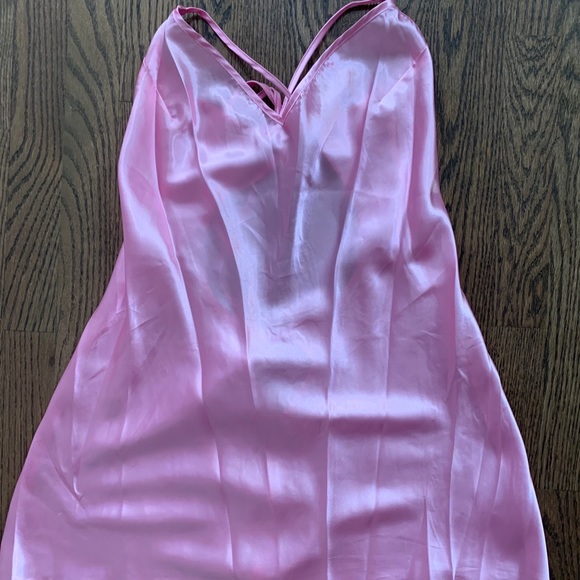 Pink nightie - Picture 2 of 4